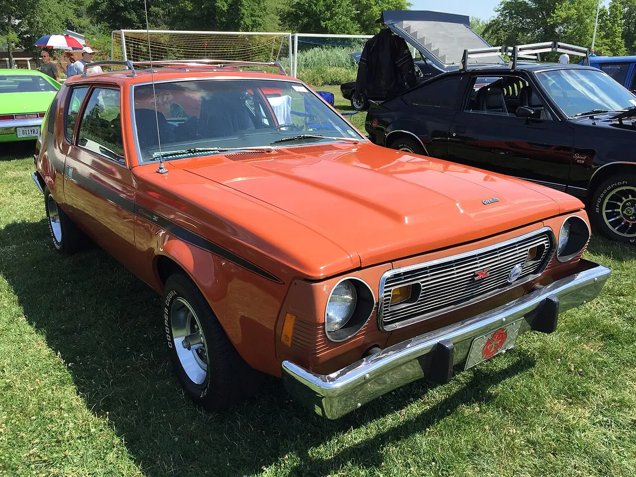 مدل اسپورت AMC Gremlin X با رنگ سینا و نوارهای سیاه