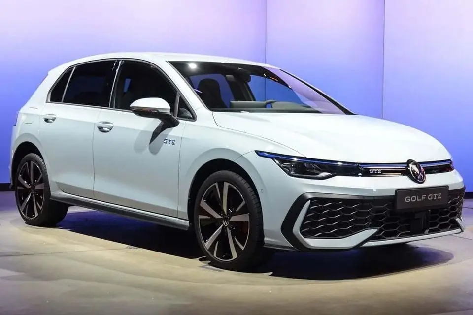 Volkswagen Golf GTI با طراحی ورزشی و موتور توربو