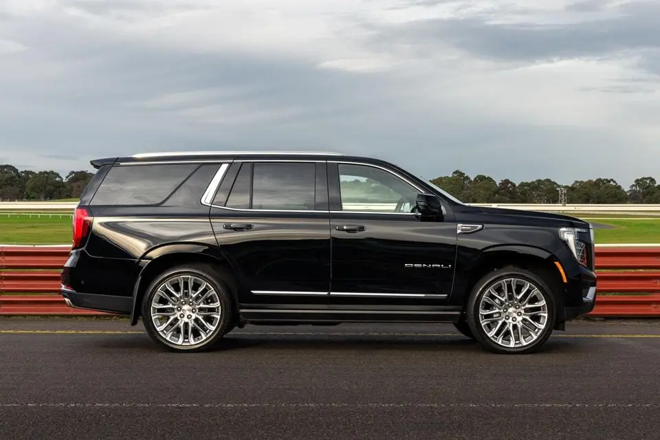 طراحی خارجی GMC Yukon با چراغ‌های LED و خطوط مدرن