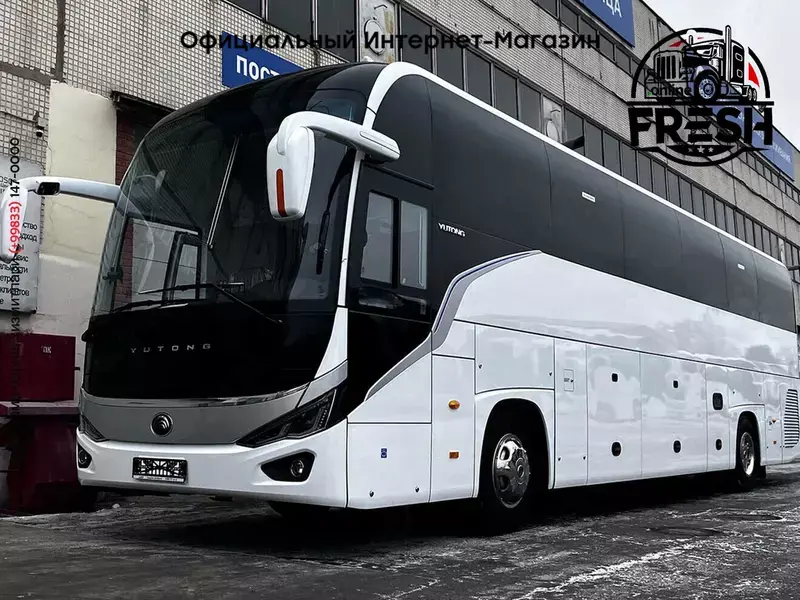 درب اتوماتیک اتوبوس برقی Yutong ZK6128 در حال باز شدن