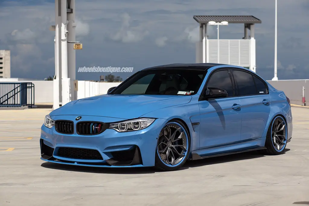 BMW M3 با طراحی اسپورت و سیستم‌های تعادلی پیشرفته