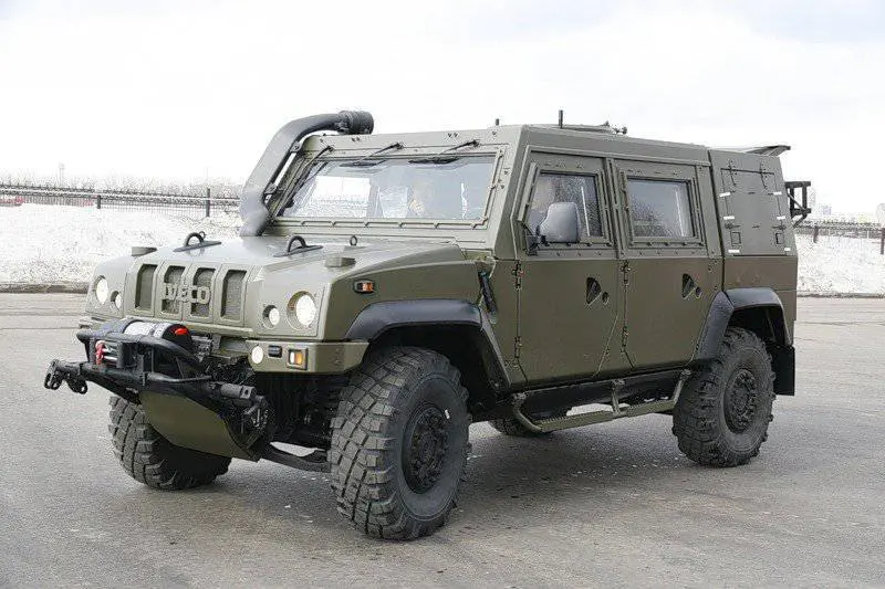 ایویکو LMV در حال حرکت در مسیرهای نامنظم