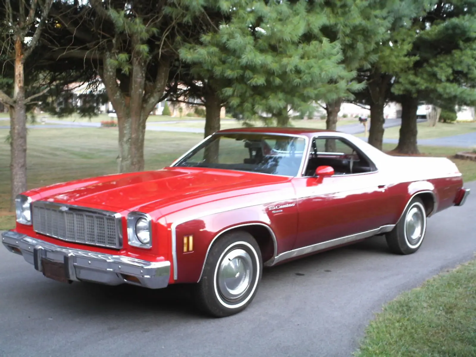 نمایی از مدل بازسازی شده Chevrolet El Camino با رنگ و جزئیات کلاسیک