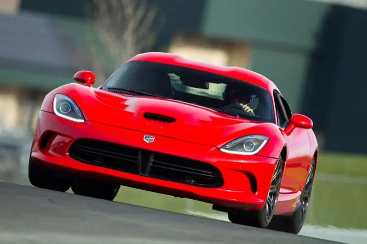 چرخ‌های طراحی شده داج SRT Viper با لاستیک‌های با کیفیت و سیستم ترمز پیشرفته
