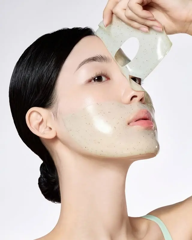 ماسک پارچه‌ای ابریشمی با طراحی دو لایه و قابلیت تنفس‌پذیری بالا