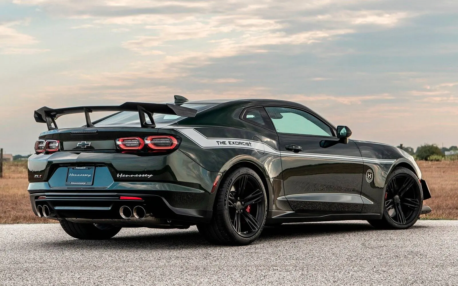 Chevrolet Camaro ZL1 در سرعت بالا با طراحی اسپورت و عملکرد فوق‌العاده