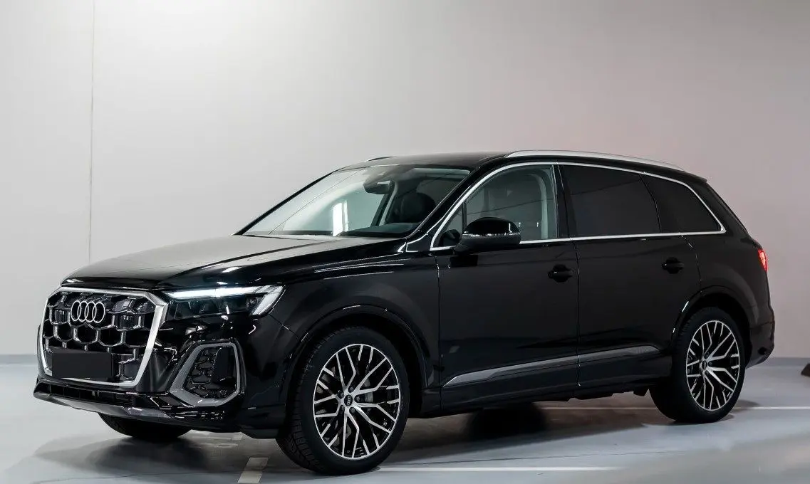 طراحی جلو و شبکههای نورانی LED آودی Q7