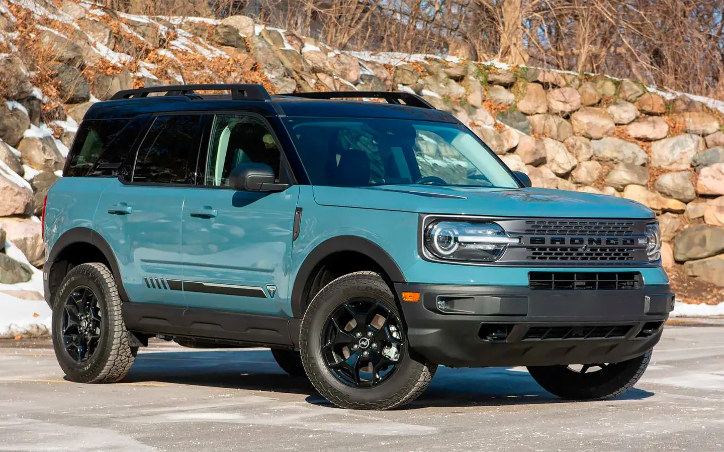 طراحی جلو و گریل بزرگ Ford Bronco با چراغ‌های LED پیشرفته