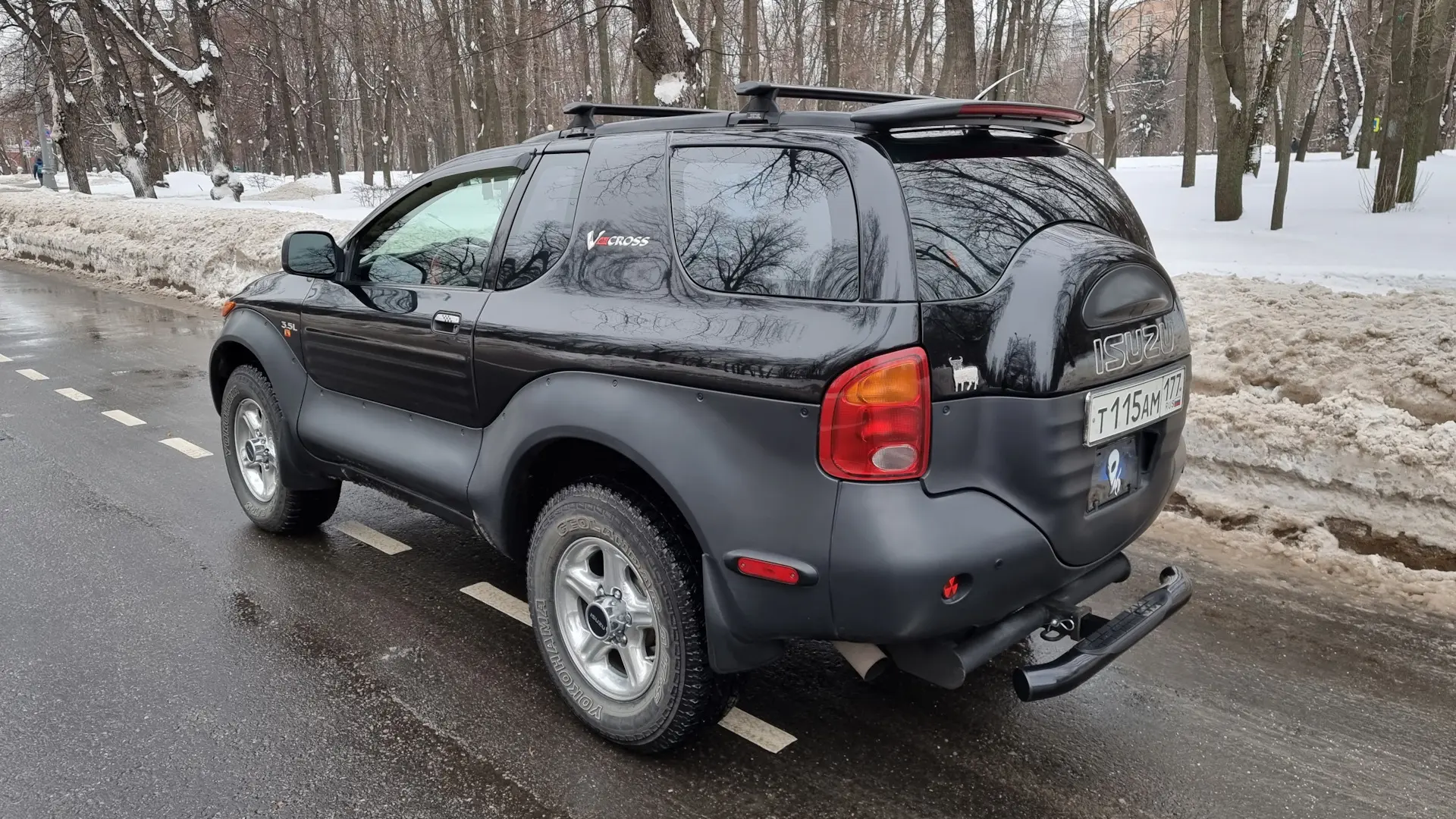 طراحی خارج از جاده و مدرن Isuzu VehiCROSS با خطوط تیز و چراغهای LED