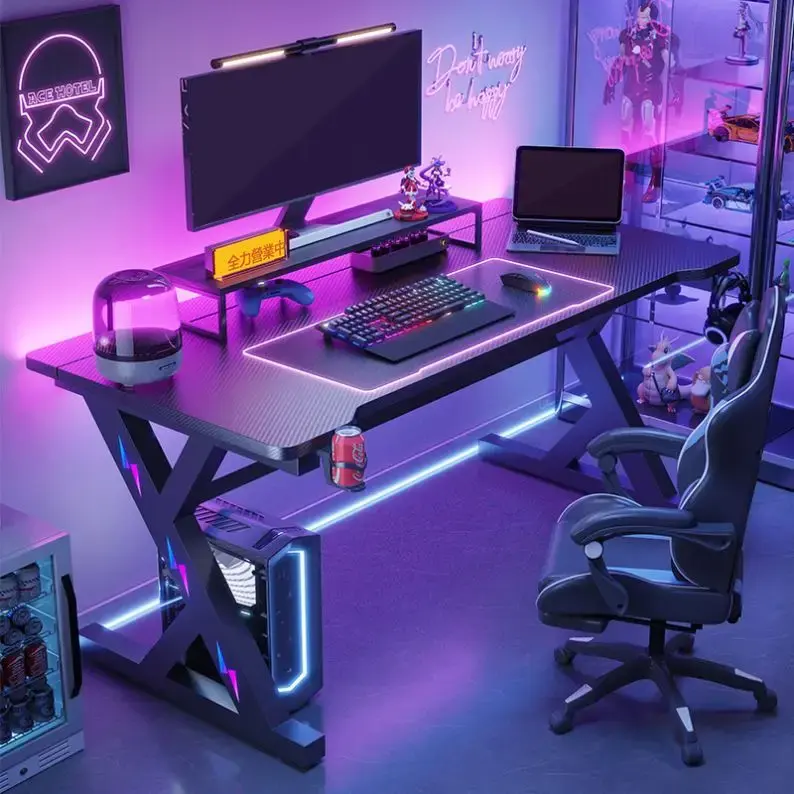 میز گیمینگ با نورپردازی RGB و طراحی مدرن