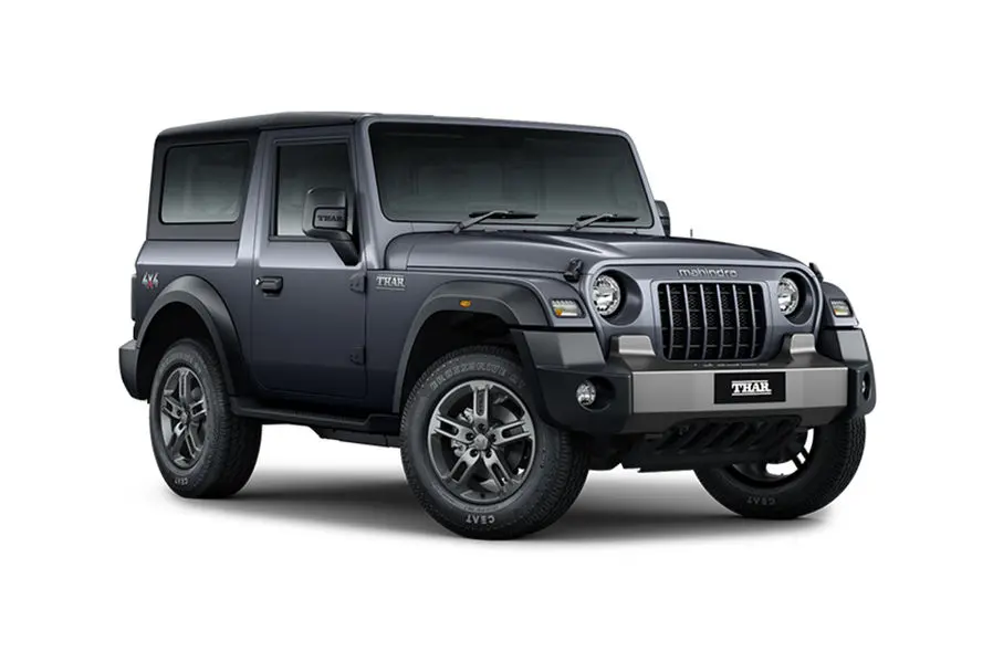 ماشین آفرود Mahindra Thar در رنگ خاکستری با طراحی مدرن و خطوط تیز