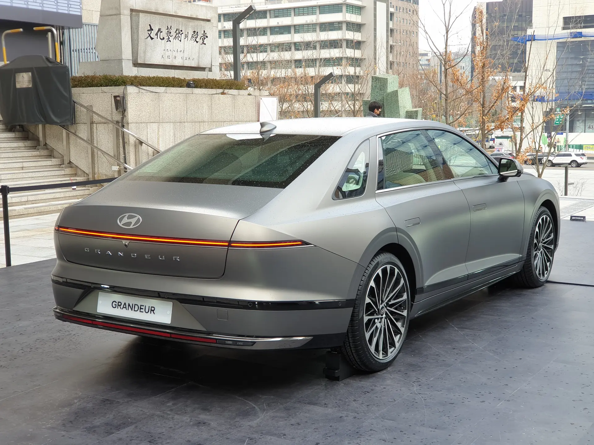 طراحی لوکس و رنگ‌آمیزی ویژه هیوندای گرندور