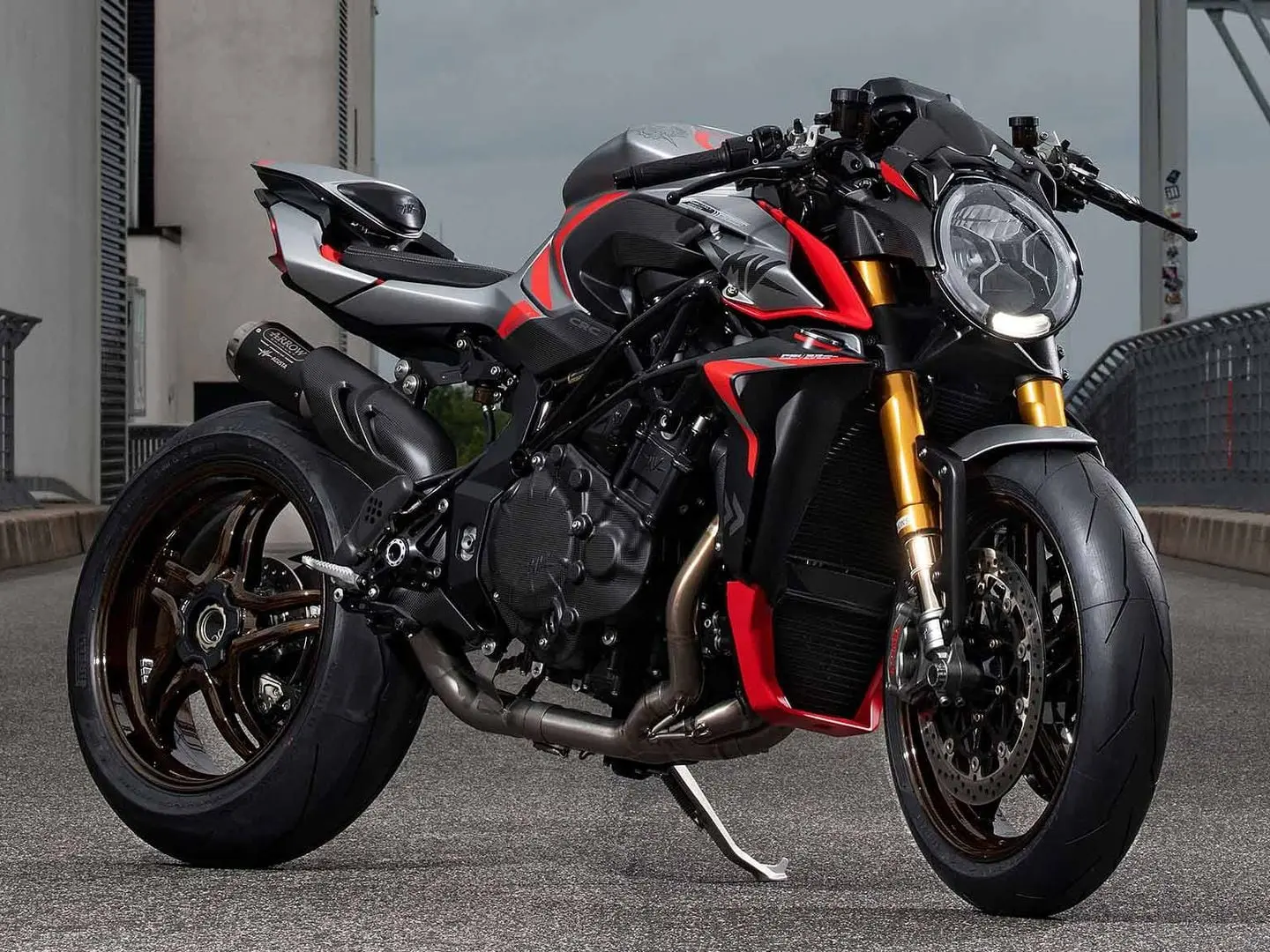موتورسیکلت MV Agusta Brutale با طراحی اسپرت و خطوط تیز