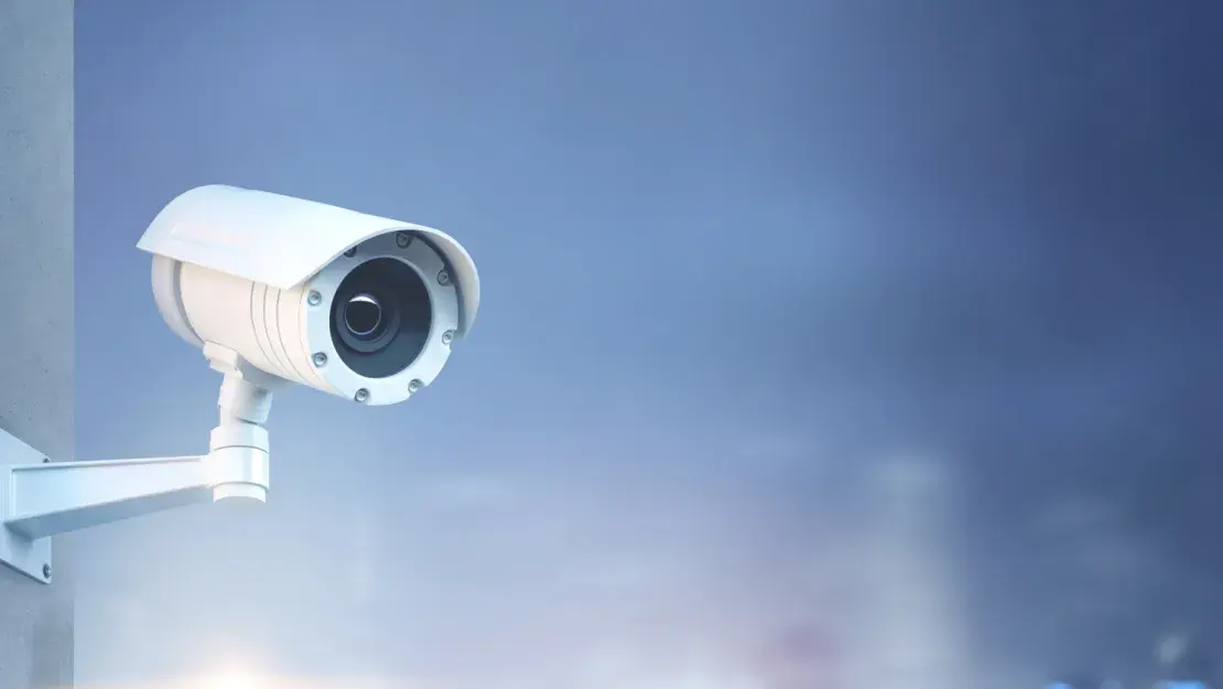 نصب دوربین مداربسته بر روی دیوار با توجه به شرایط محیطی