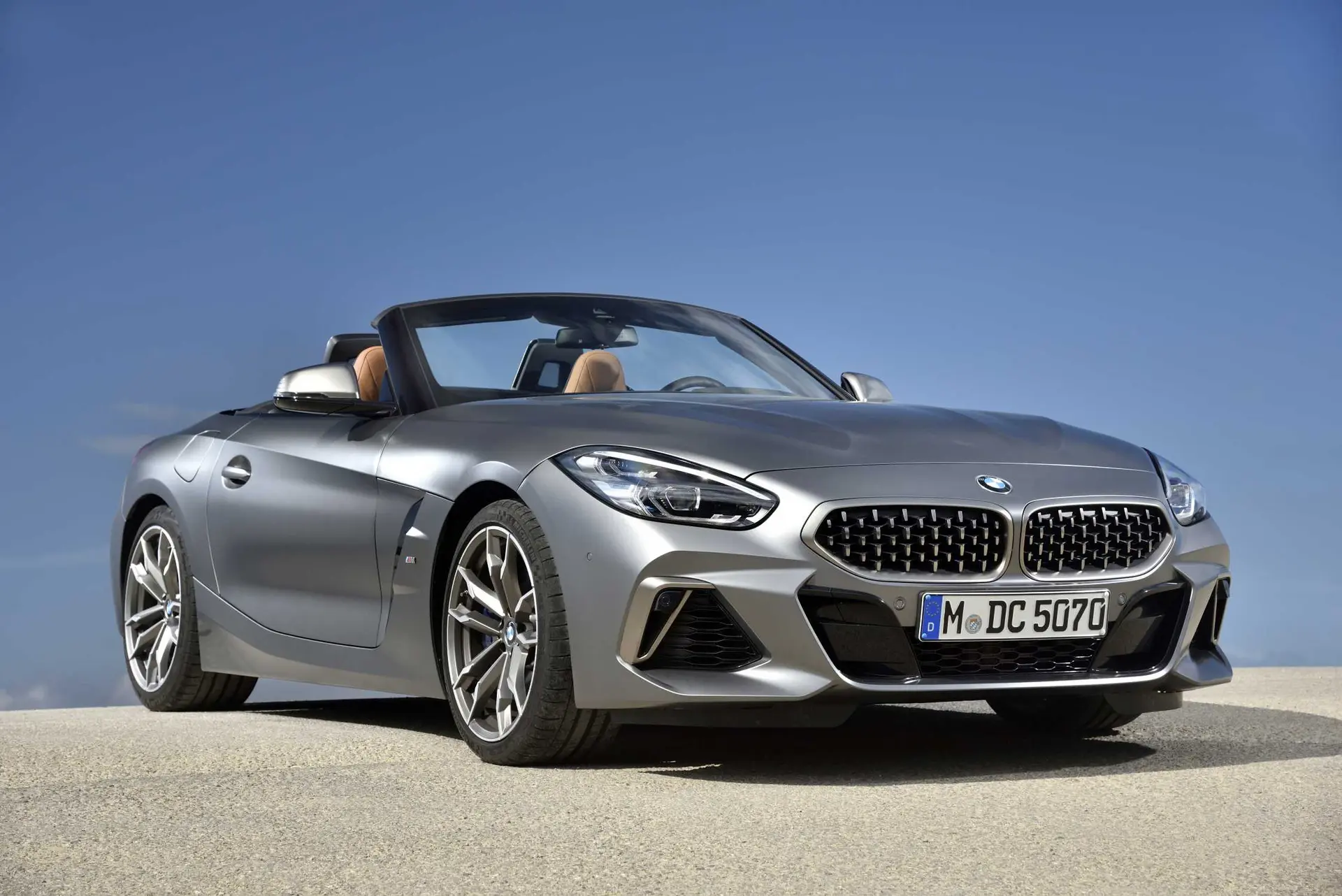 BMW Z4 M40i با طراحی اسپورت و چراغهای LED پیشرفته