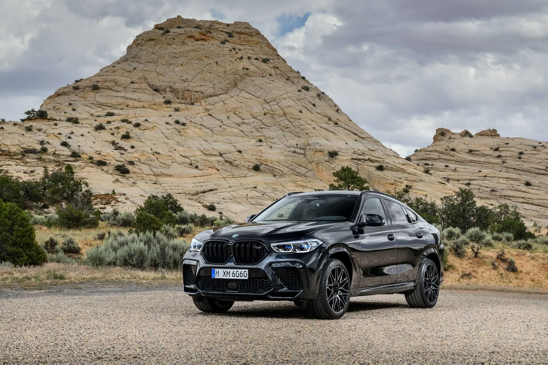 بامو X6 M در مسیرهای پیچیده با کنترل کامل
