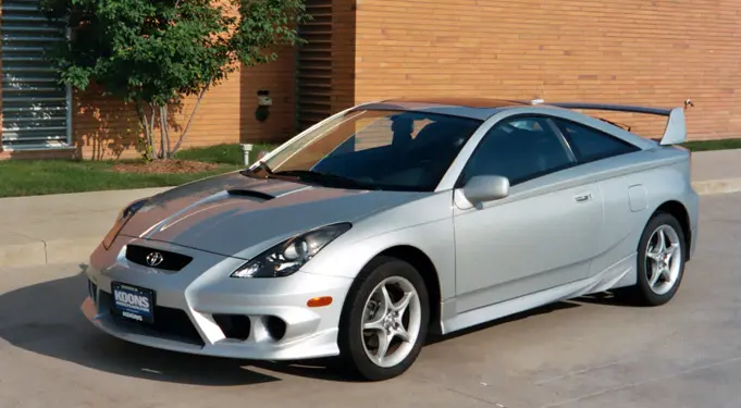 طراحی خارجی مدل ورزشی Toyota Celica با خطوط منحنی و منحصر به فرد