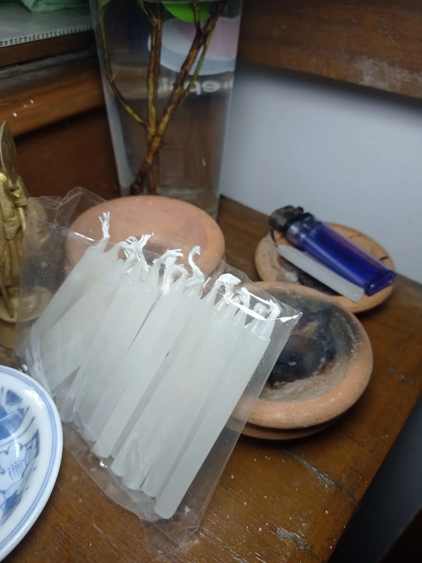 نمونه شمع با پارافین سفید و شفاف