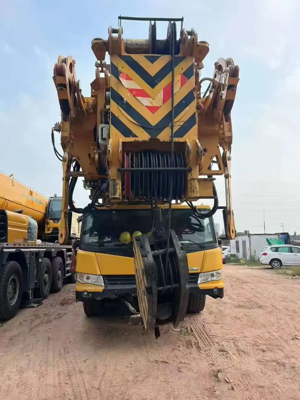 سیستم هیدرولیک و بازوی جرثقیل XCMG XCA300 در حال کار