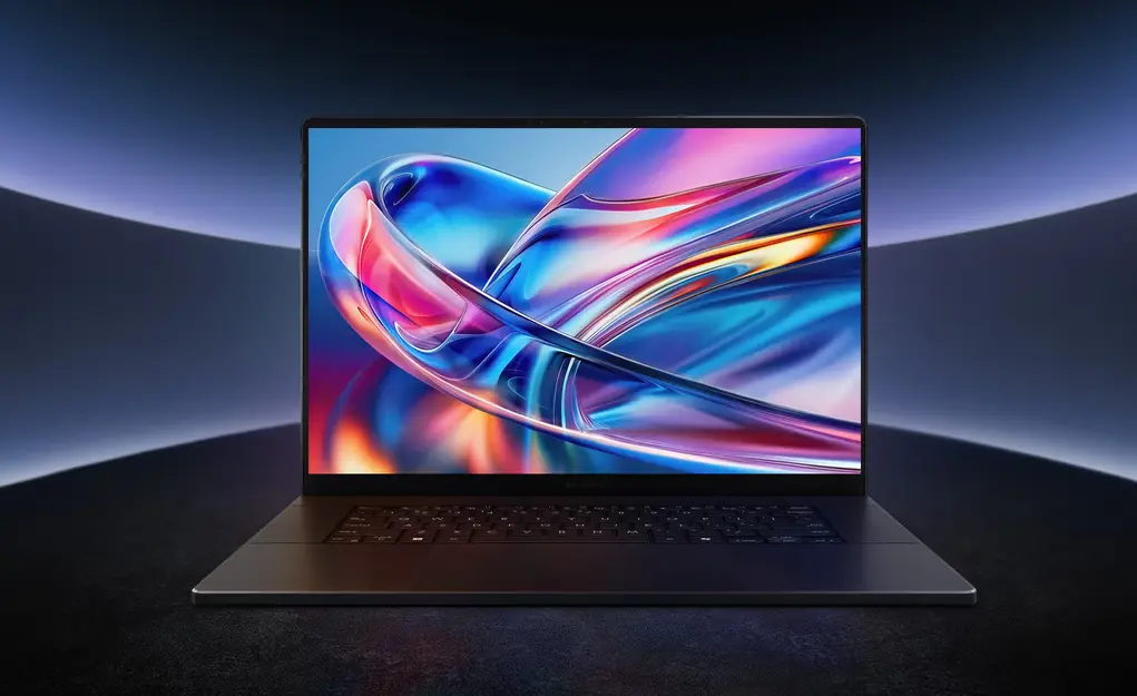نمونه‌ای از لپ‌تاپ با صفحه نمایش OLED و طراحی مدرن