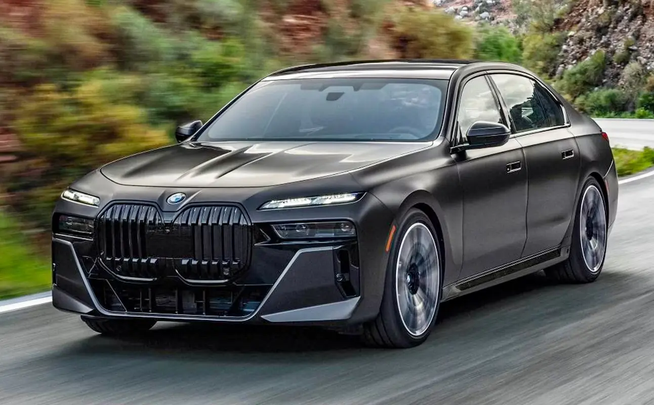 طراحی خارجی BMW 7 Series با خطوط مدرن و لوکس