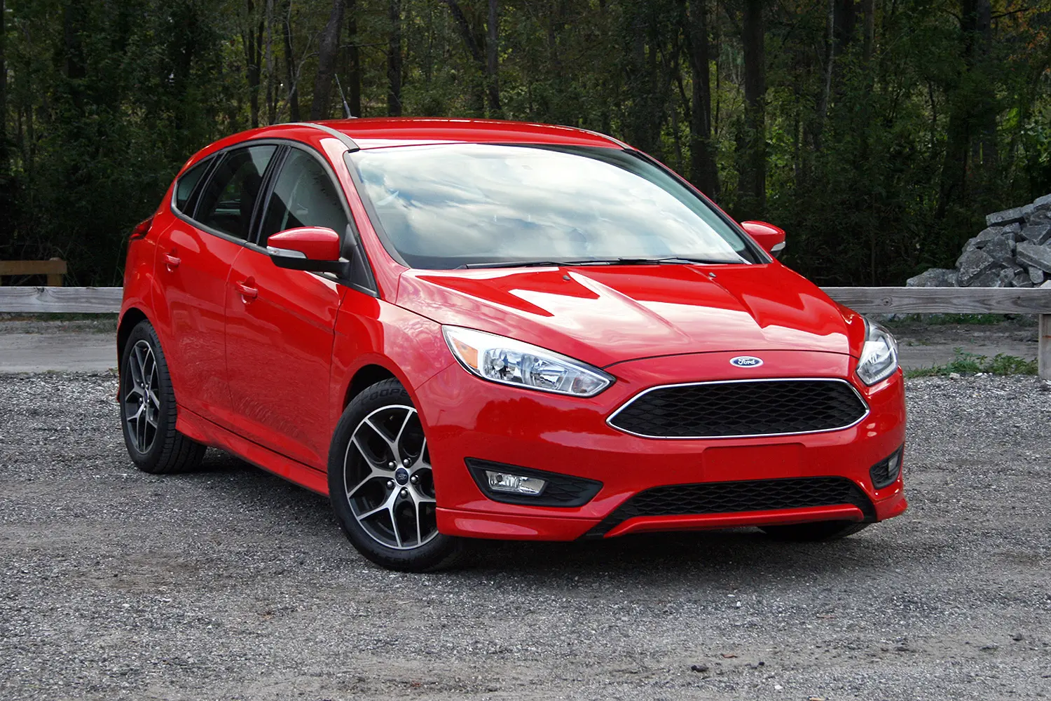 طراحی خارجی نسل جدید Ford Focus با خطوط مدرن و چراغ‌های LED