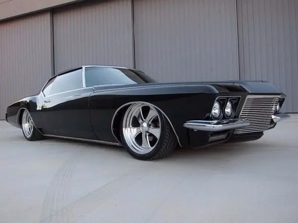 طراحی منحصر به فرد Buick Riviera با خطوط نرم و منحنی در دهه ۱۹۶۰