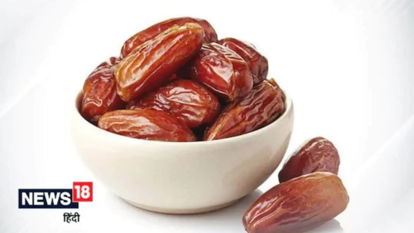 خرماهای سنتی در یک سبد بافته شده