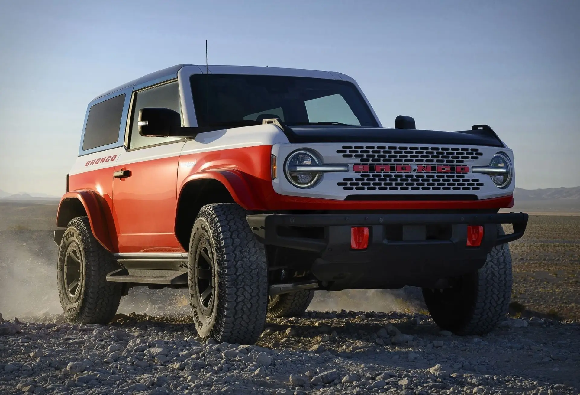 داخل خودرو Ford Bronco با صندلی‌های ورشو و سیستم اطلاعات و سرگرمی پیشرفته