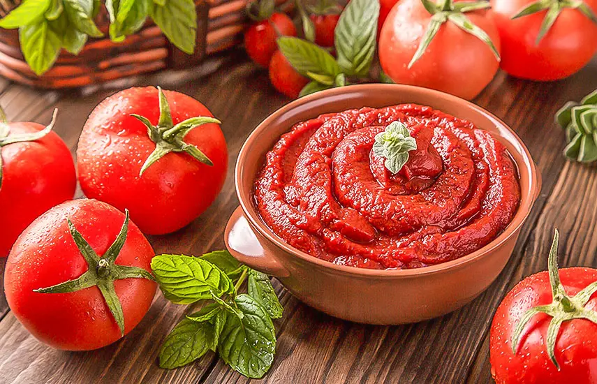 رب گوجه فرنگی طبیعی در قوطی فلزی