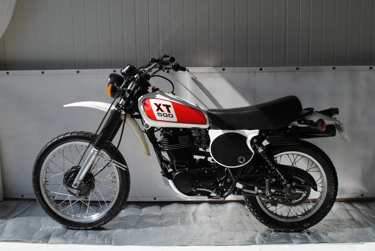 یاماها XT500 در مسیرهای آفرود و خاکی