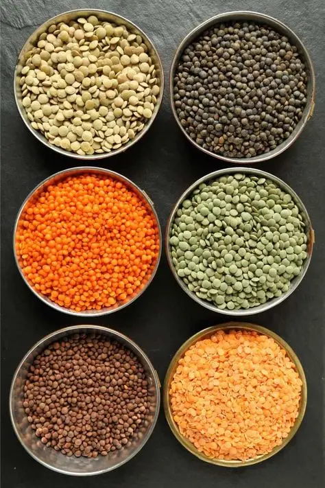 عدس پخته شده در ظرف شیشهای