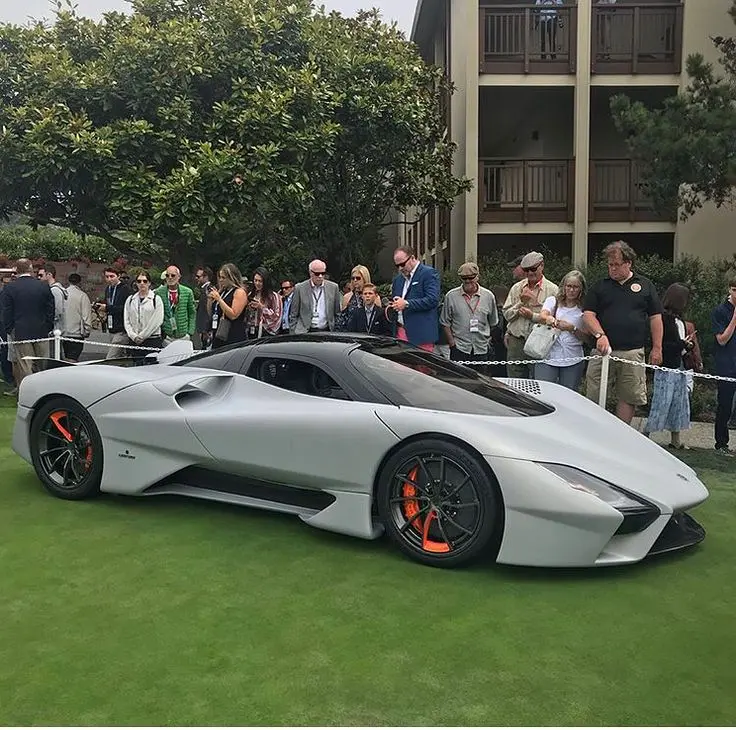 طراحی منحصر به فرد و بدنه کامپوزیت SSC Tuatara