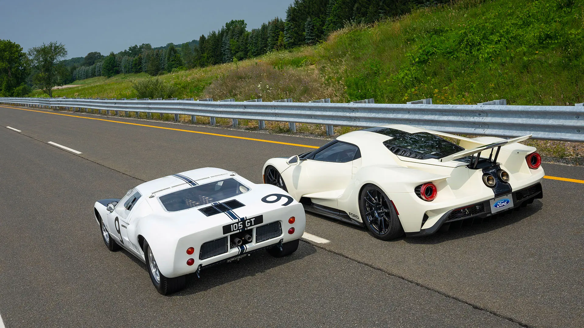 نسخه Heritage Edition Ford GT با طراحی کلاسیک و جزئیات اسپورت