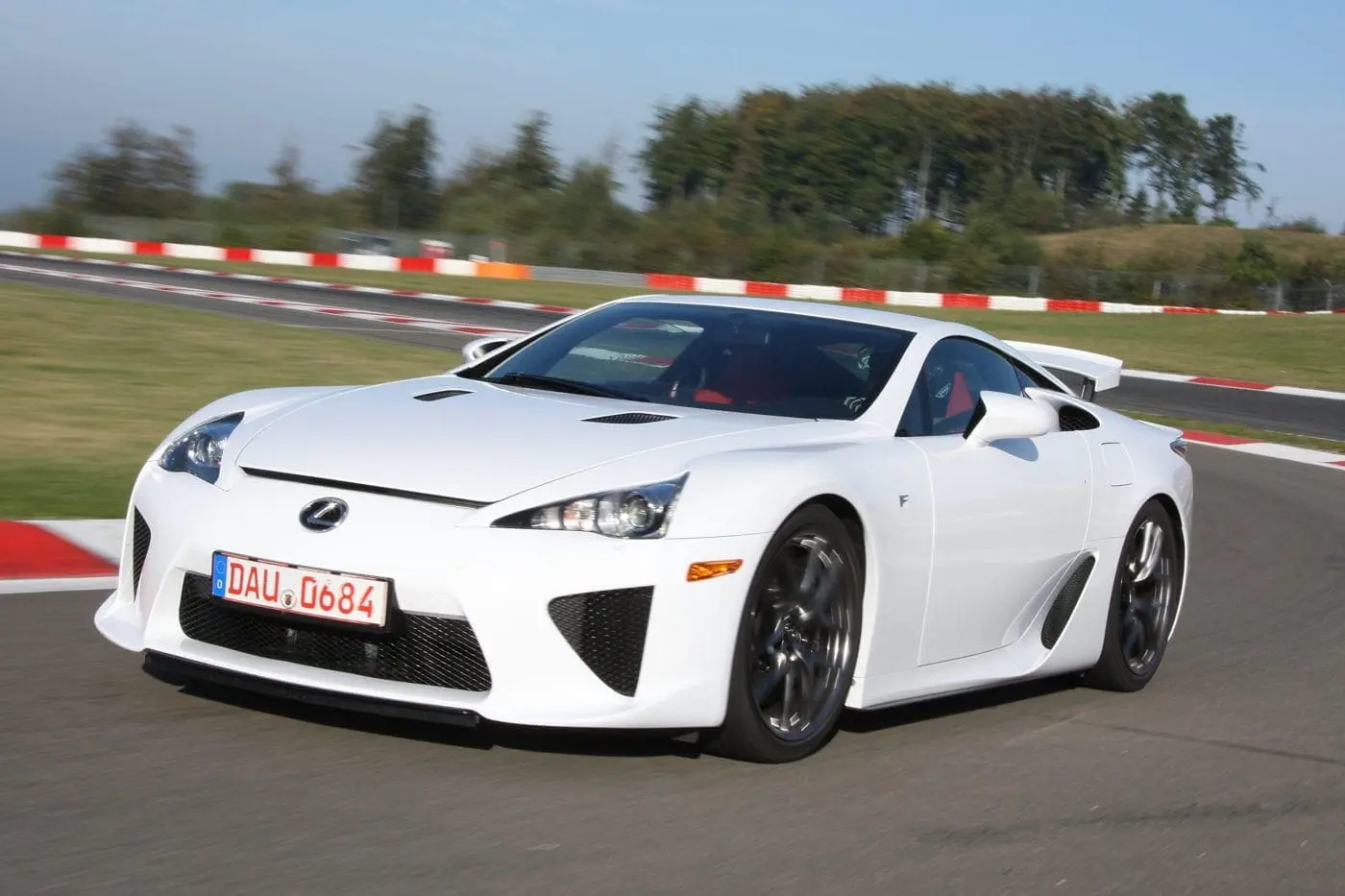 موتور V10 اتمسفریک لکسوس LFA