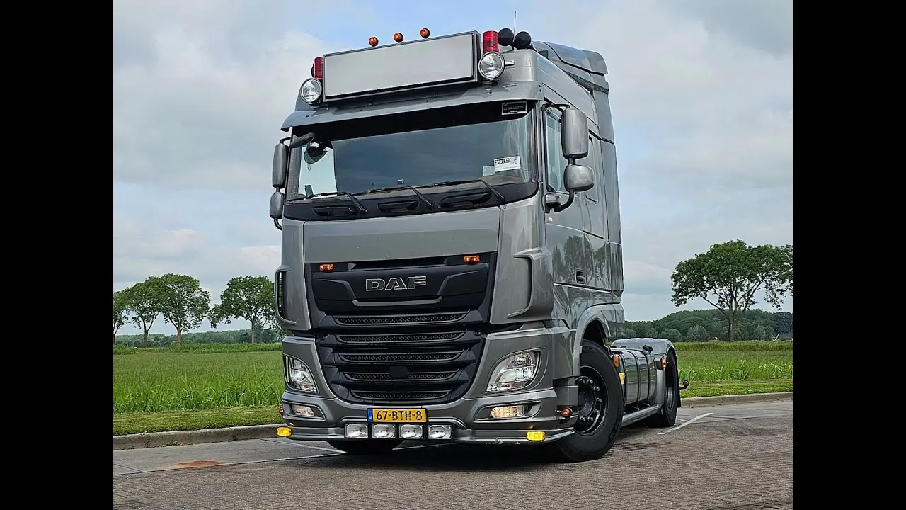 سیستم کنترل الکترونیکی و نمایشگر دیجیتال کابین DAF XF 530 برای نظارت بر عملکرد موتور
