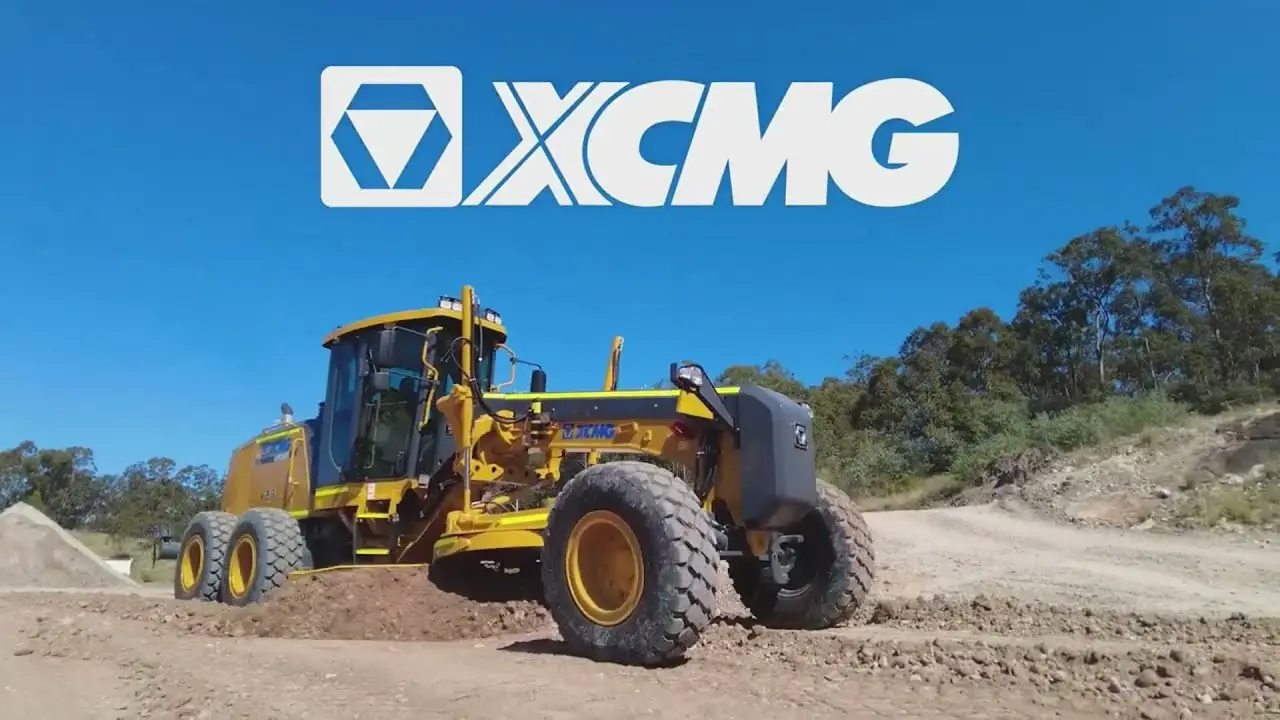 گریدر XCMG GR260 در یک پروژه توسعه شهری