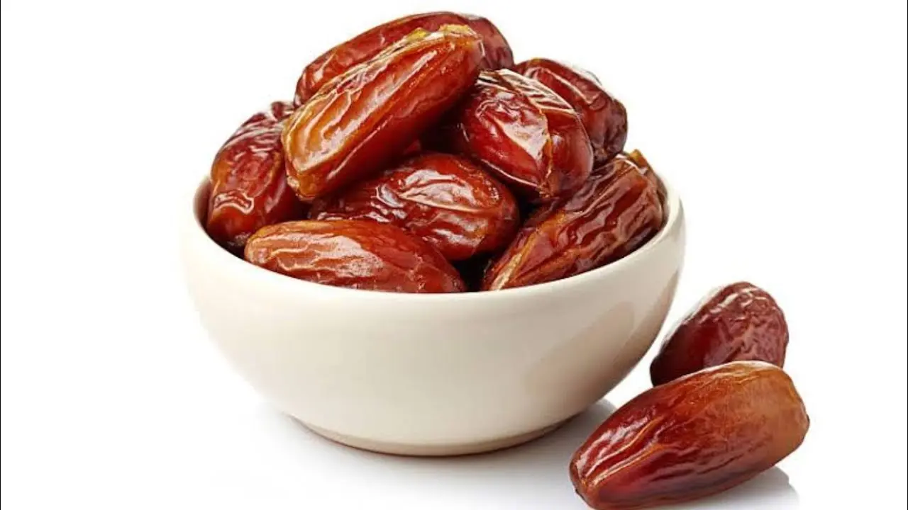 شیرینی‌های سنتی با خرما