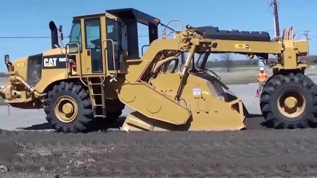 بررسی Caterpillar RM500 (کاترپیلار RM500)؛ مشخصات فنی بازیافت‌گر جاده