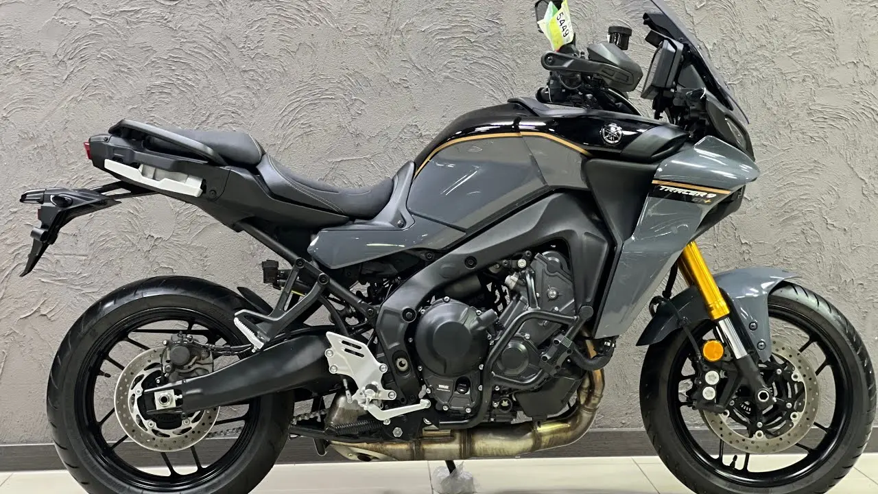 بررسی Yamaha Tracer 9 (یاماها تریسر ۹)؛ مشخصات فنی و امکانات