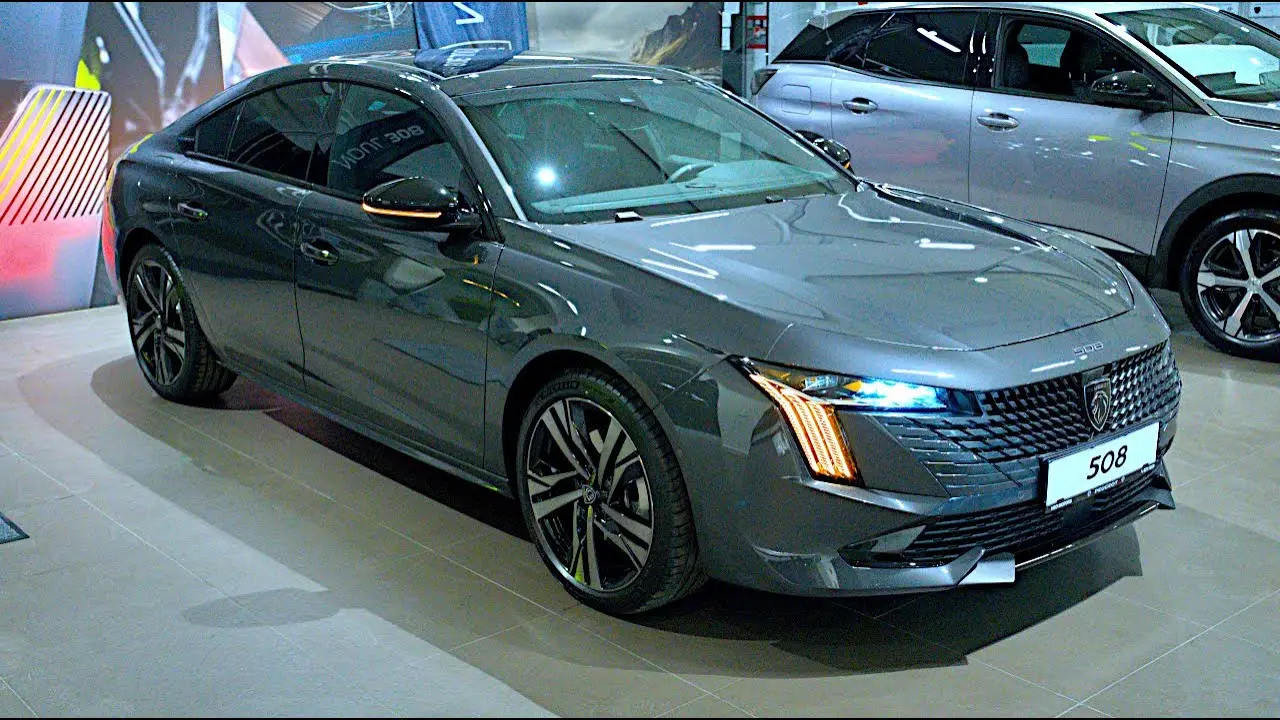 پژو ۵۰۸ با طراحی عقب مدرن و چراغهای عقب LED