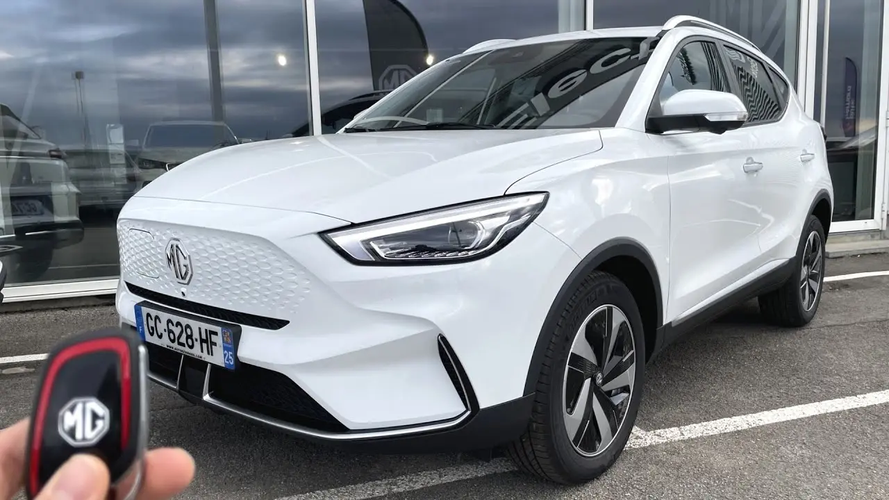 طراحی داخلی کابین MG ZS با صفحه نمایش مرکزی ۱۰ اینچی و داشبورد مدرن