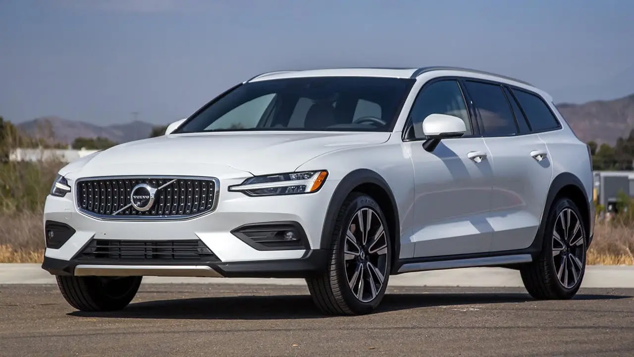 طراحی جلو و چراغ‌های LED پیشرفته خودرو Volvo V60
