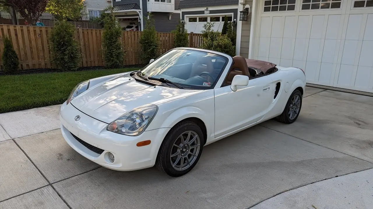 سیستم تعلیق و فرمان خودرو Toyota MR2 Spyder با طراحی پیشرفته