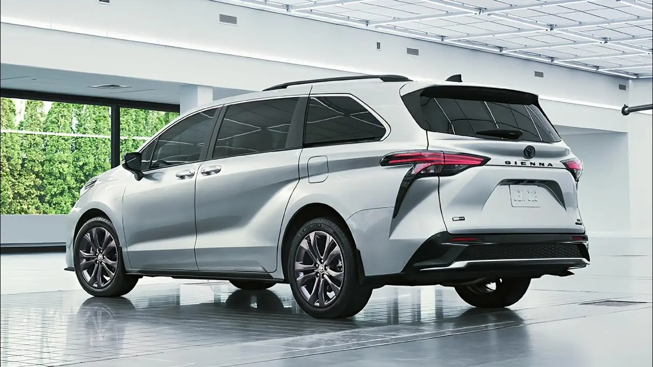 فضا داخلی Toyota Sienna با طراحی مدرن و امکانات پیشرفته