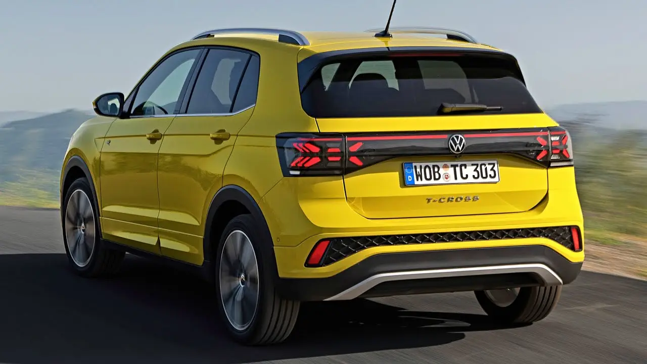 طراحی داخلی خودرو Volkswagen T-Cross با داشبورد مدرن و صفحه نمایش سیستم اطلاعات و سرگرمی