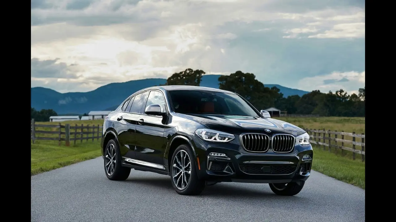 BMW X4 در حال رانندگی با سیستم چهارچرخ محرک فعال