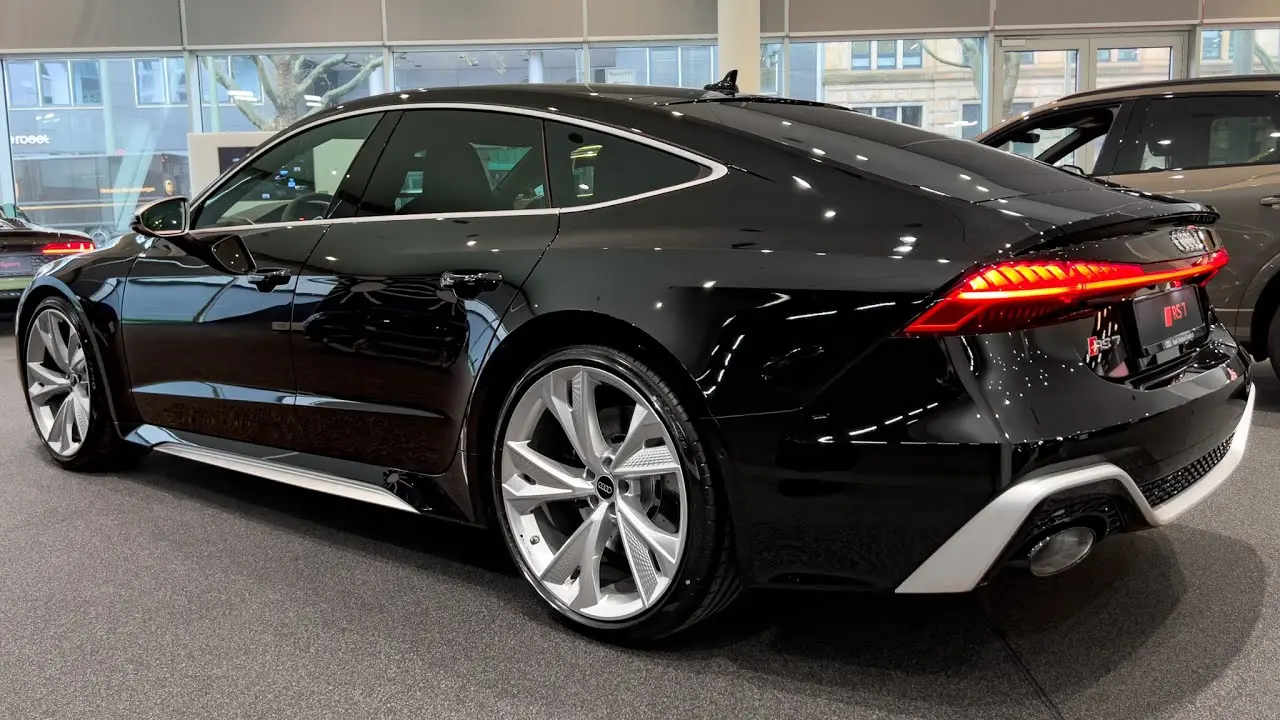 داخل کابین و امکانات داخلی Audi RS7
