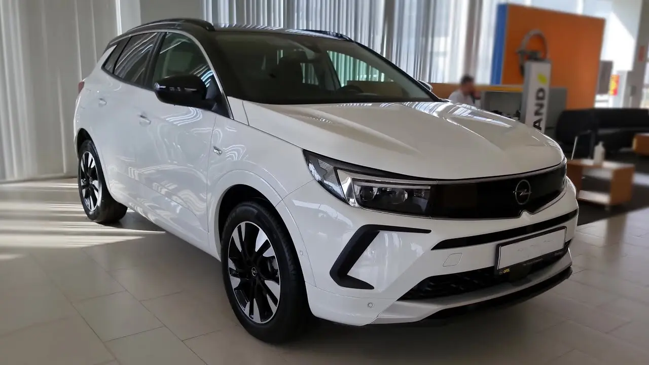 داشبورد و سیستم اطلاعات و سرگرمی Opel Grandland با صفحه نمایش ۷ اینچی