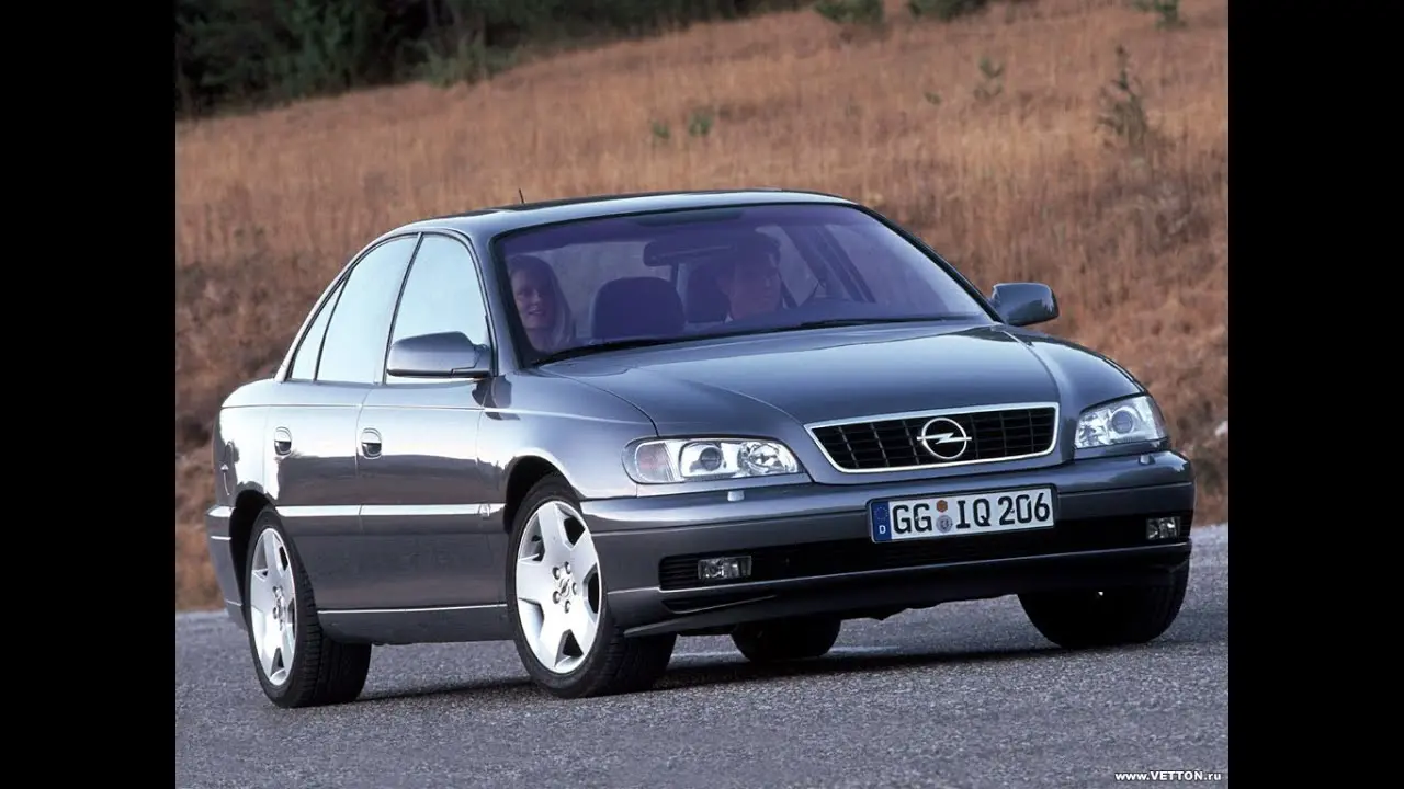 نمای جانبی Opel Omega با طراحی بدنه مدرن و خطوط روان